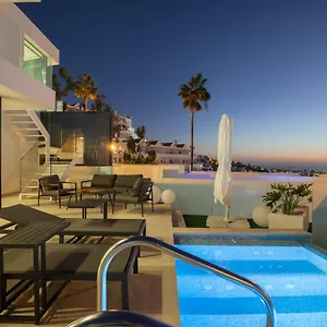 https://200m-new-villa-with-private-heated-pool-and-amazing-ocean-view.in-canary-islands.com